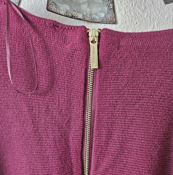 Michael Kors Burgundy Long Sleeve Sweater with a zipper on the Back Size XL. - Picture 7 of 10